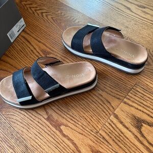 Vionic Sandals, Size 8, Black
